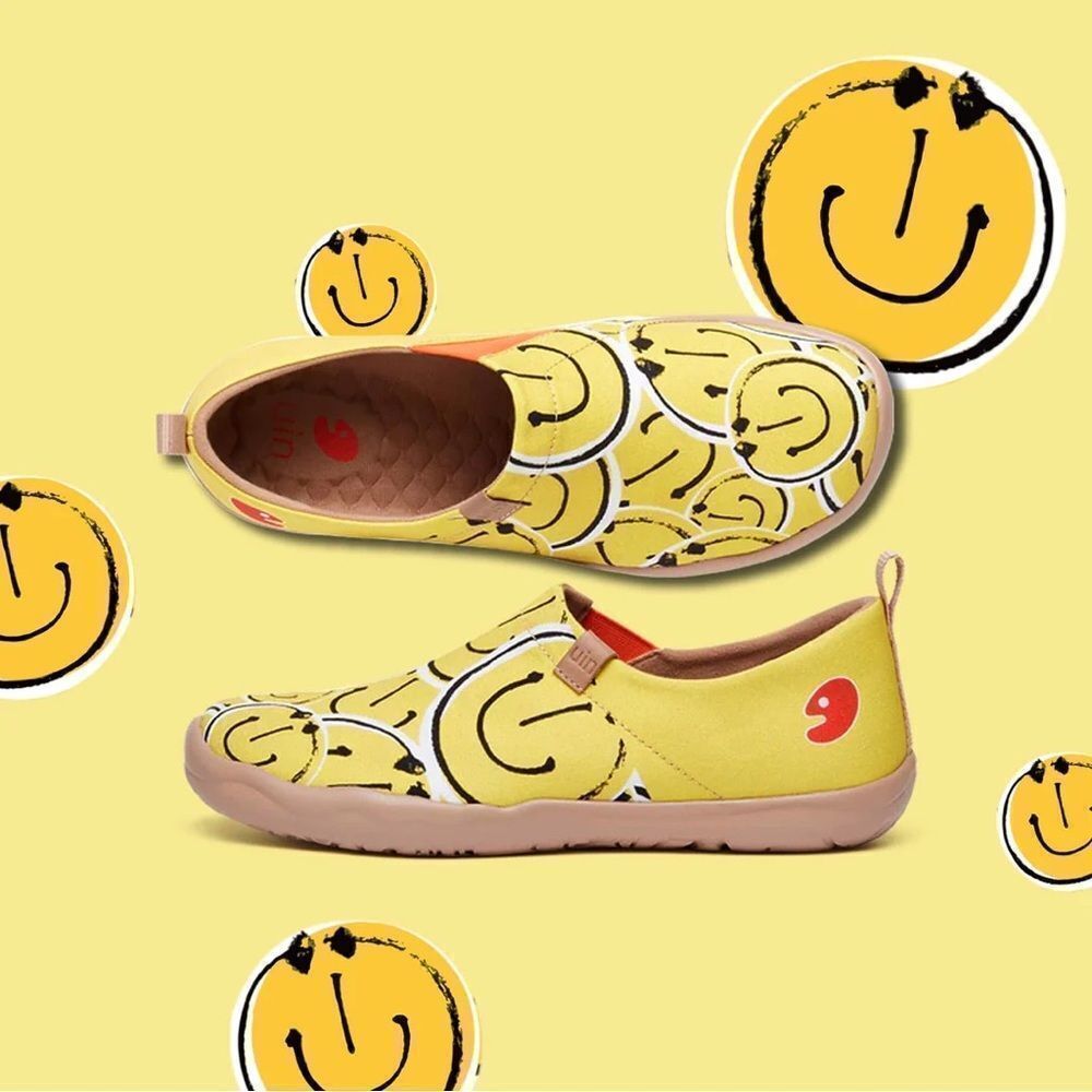 UIN Women's Sneaker Painted Canvas Slip-On Ladies Travel Shoes (Bubbling Smile)